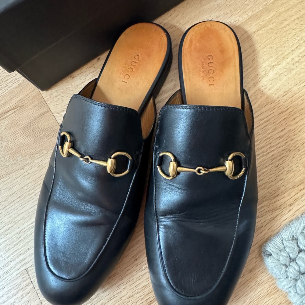 Gucci Princeton Black and Gold Loafers Slip-Ons size 38